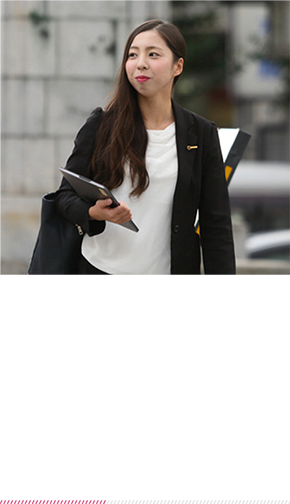 大和証券株式会社 勤務「坂上 奈見子さん」総合経営学部 経営学科 2015年卒業「お客様と信頼でつながるために、いつも笑顔で仕事と向き合う」
