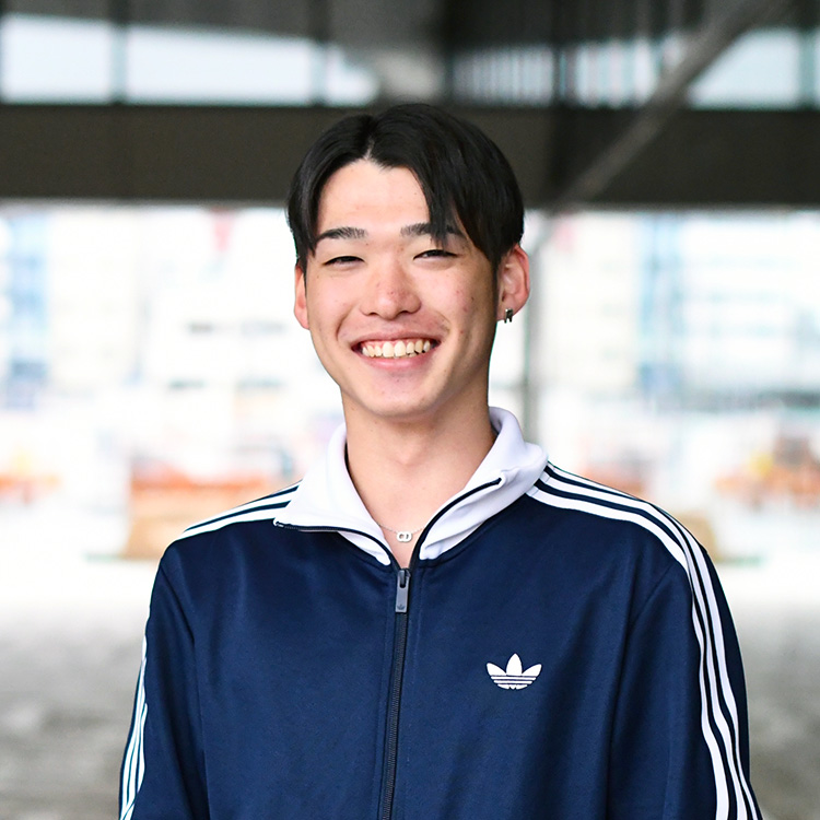 岡　知央さん